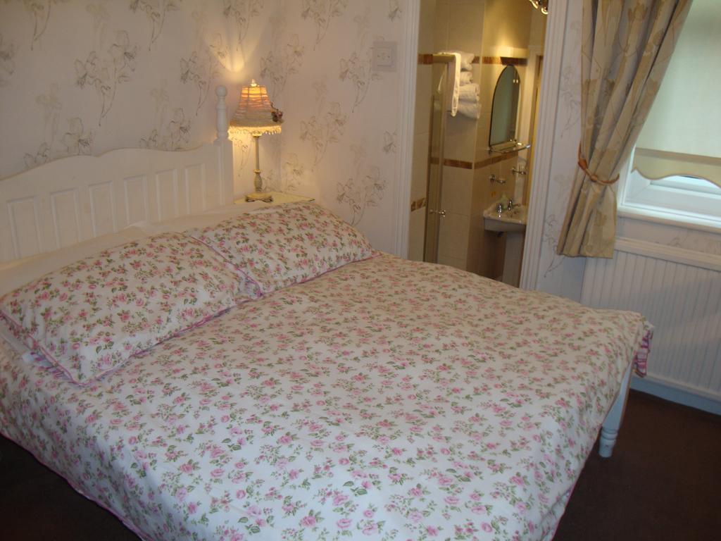 Sherwood Hotel - B&B Harrogate Oda fotoğraf