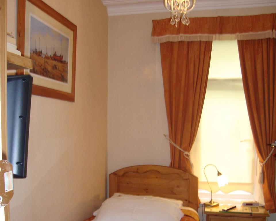 Sherwood Hotel - B&B Harrogate Oda fotoğraf