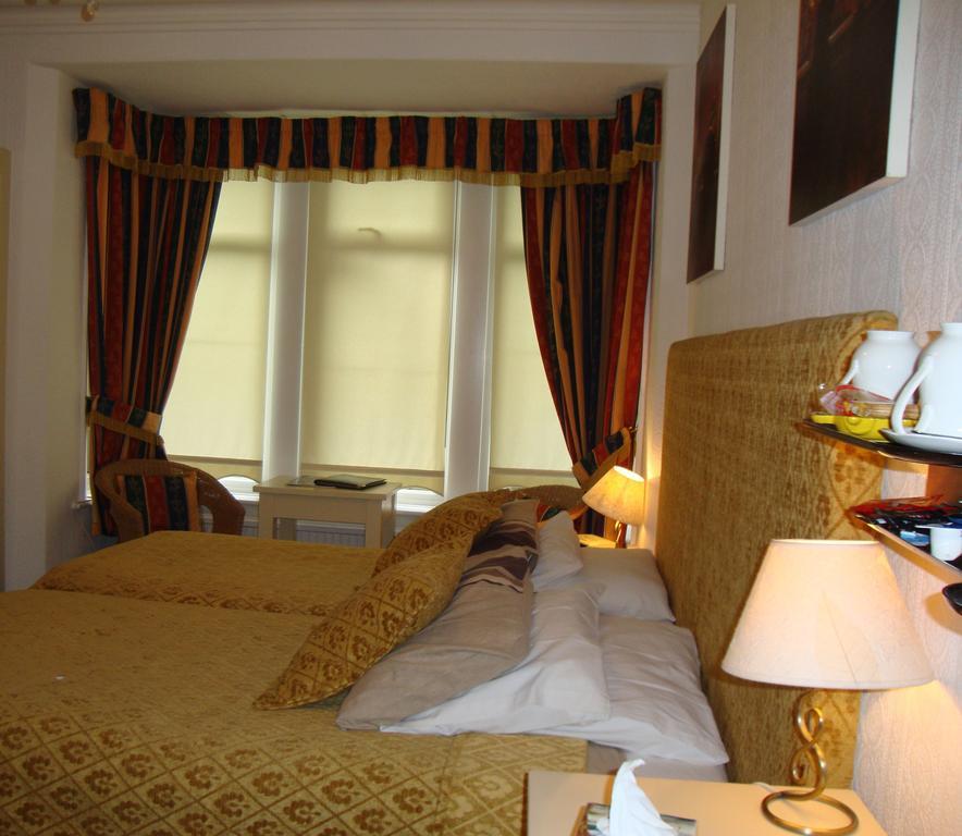 Sherwood Hotel - B&B Harrogate Oda fotoğraf